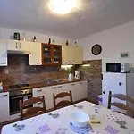 Marin * Primošten