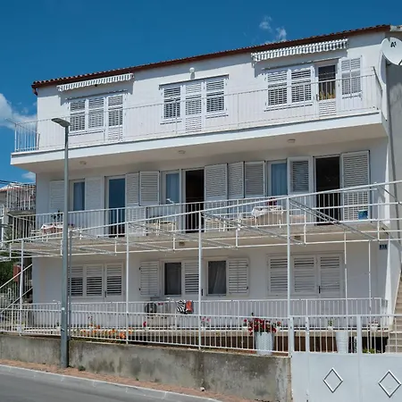 Apartment Marin Primosten