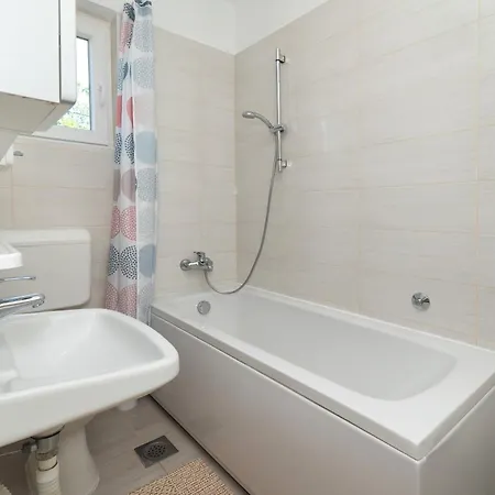 Apartment Marin Primosten