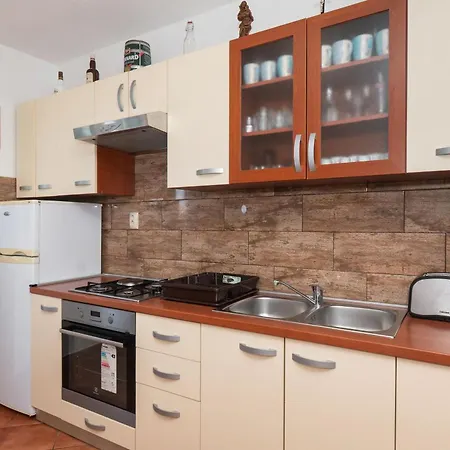 Apartment Marin Primosten
