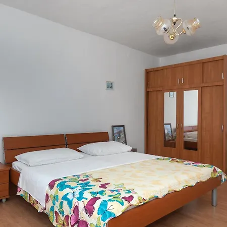 Marin Apartment Primosten